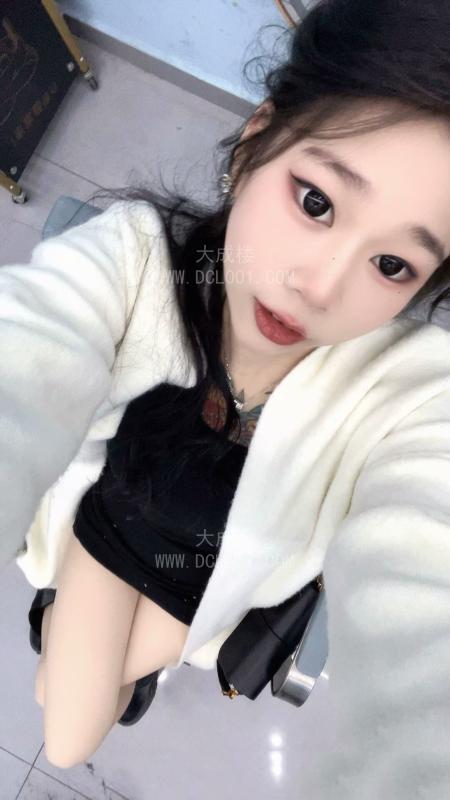 锦江嫩妹佩佩