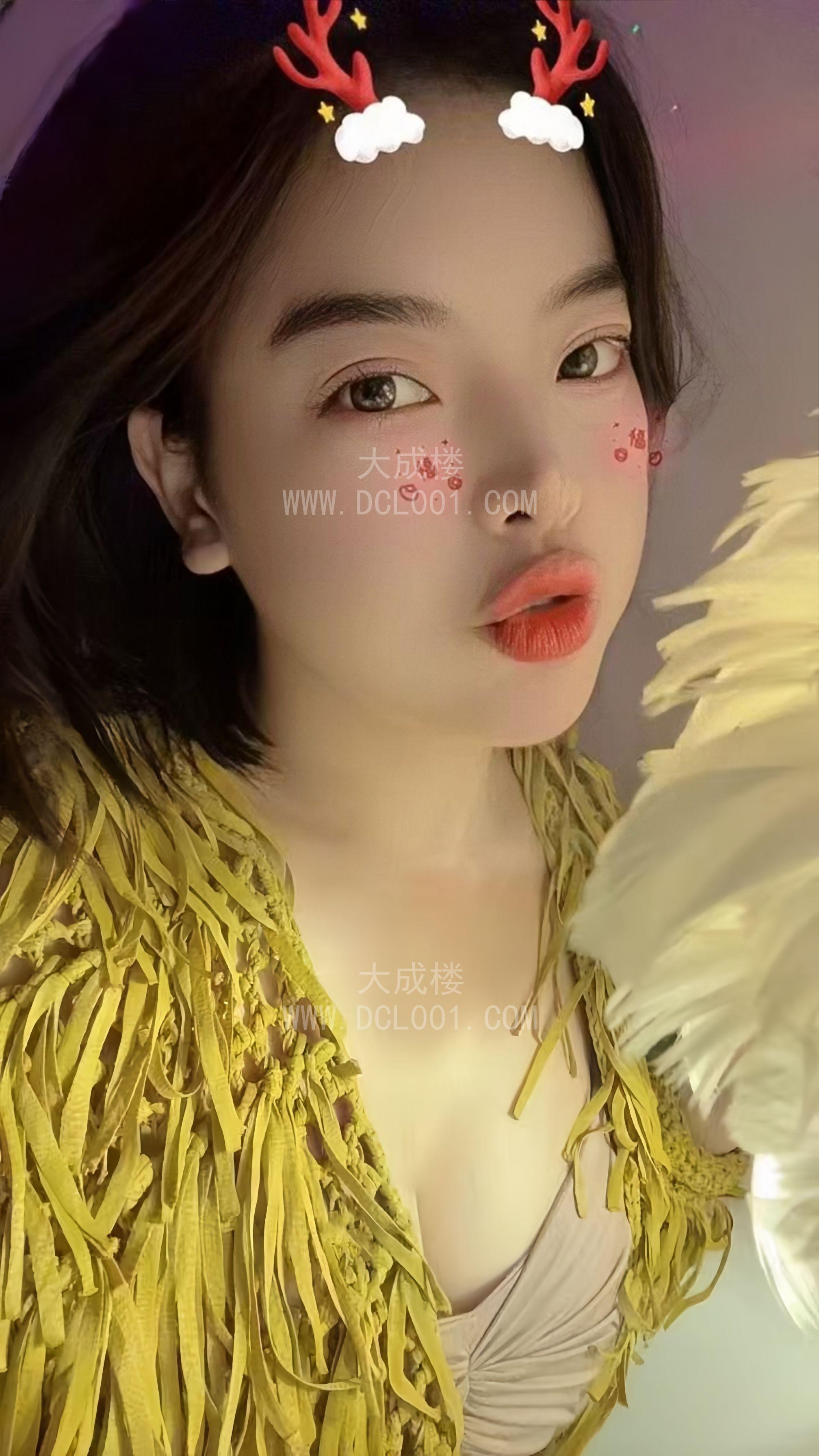 栖霞马群笑笑