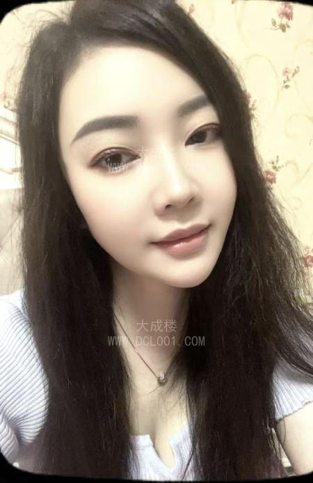汉阳肤白腿长