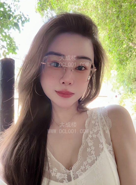 瑶瑶小白虎