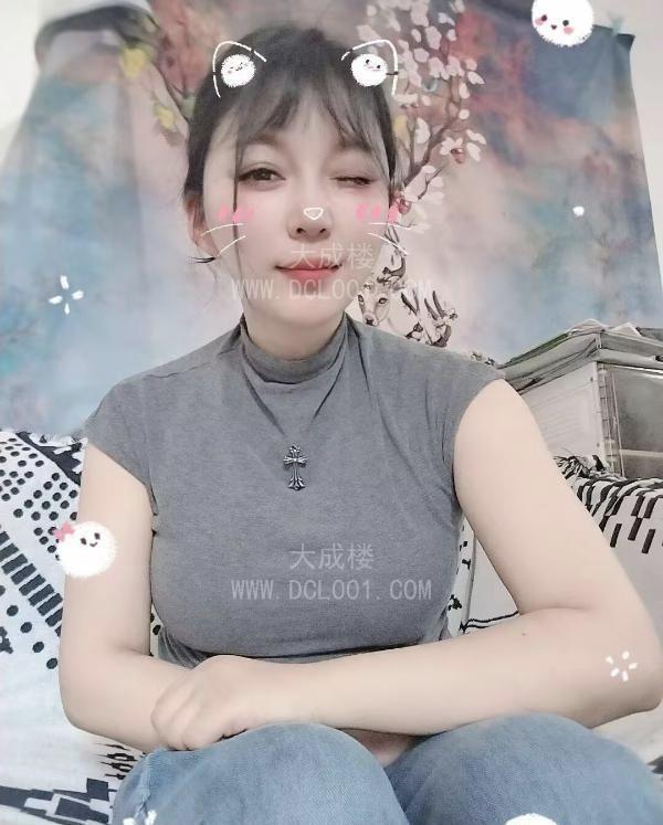 巨乳少妇花儿