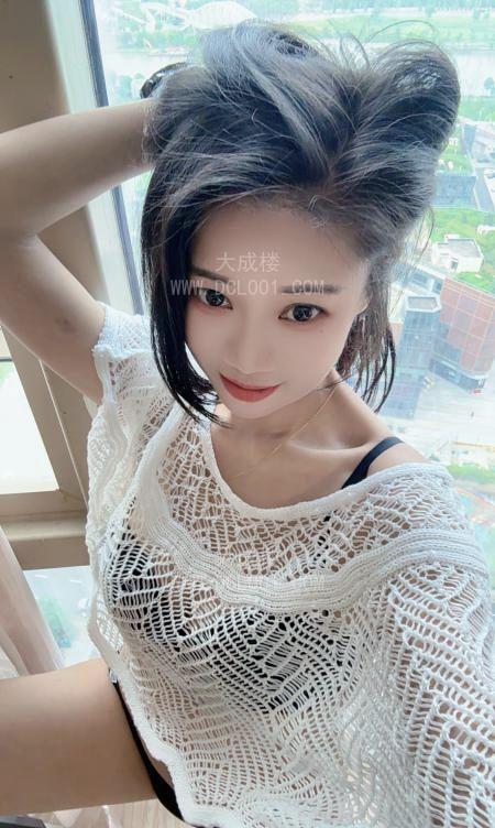 白嫩服务少妇
