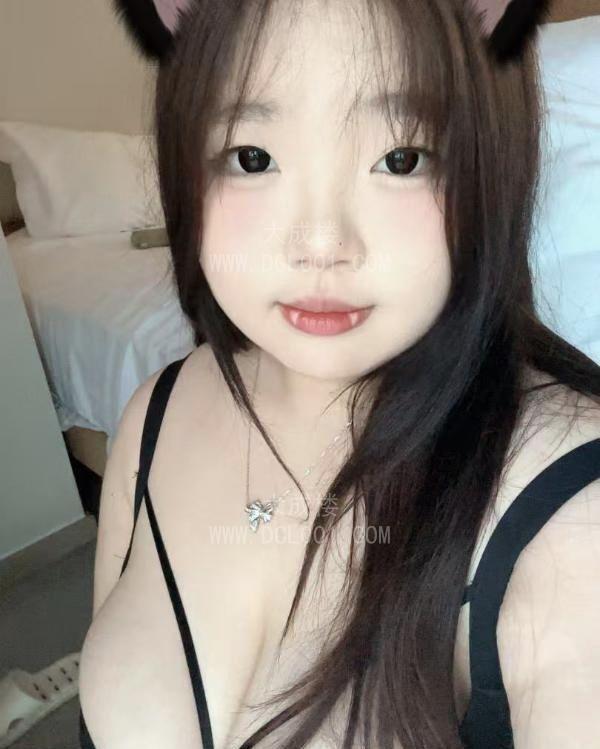 泡芙G奶嫩妹